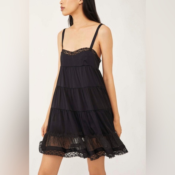Free People Dresses & Skirts - FREE PEOPLE | FULL SWING | TIERED LACE MINI DRESS | BLACK | SMALL